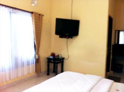 Transit Inn Senggigi Mangsit Room photo