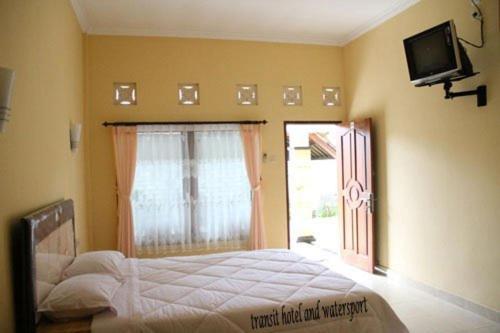 Transit Inn Senggigi Mangsit Room photo