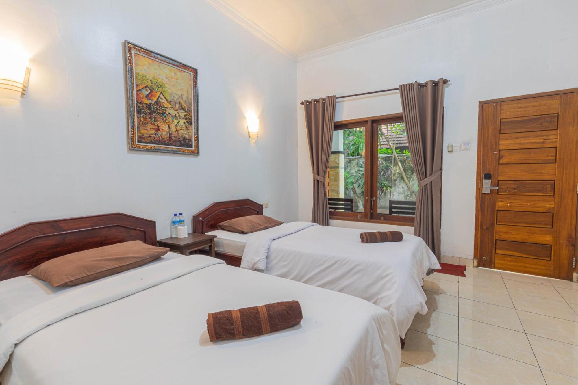 Transit Inn Senggigi Mangsit Exterior photo