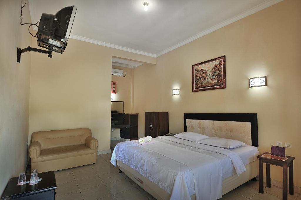 Transit Inn Senggigi Mangsit Exterior photo